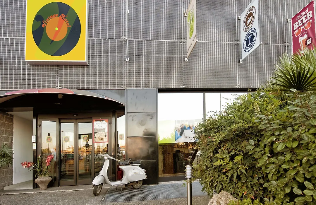 Ibis Styles Roma Vintage-1